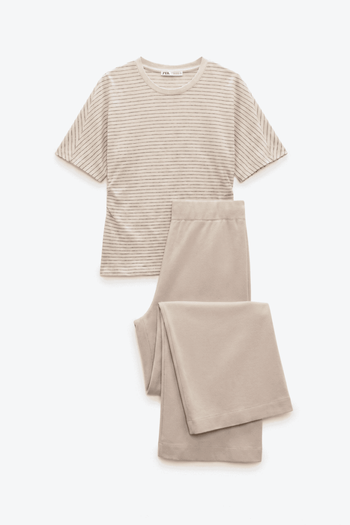 AI-generated flat lay clothing images for fashion catalogs.