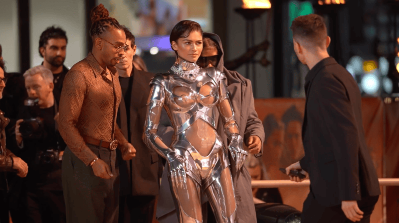 Zendaya's futuristic outfit onto the Dune red carpet.