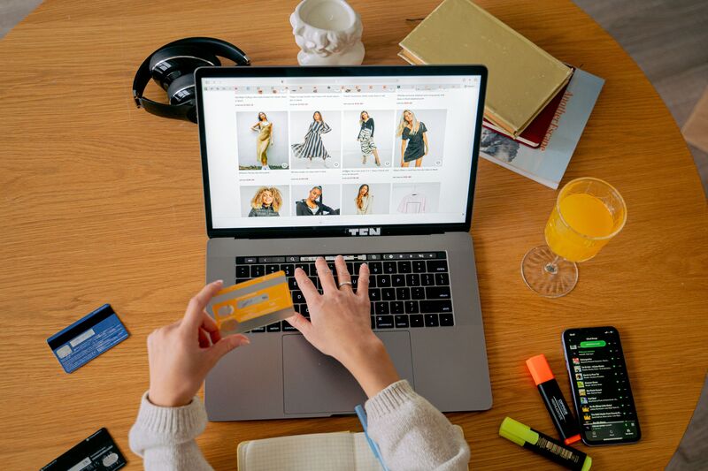 Cover page-AI Clothes Changer for E-Commerce