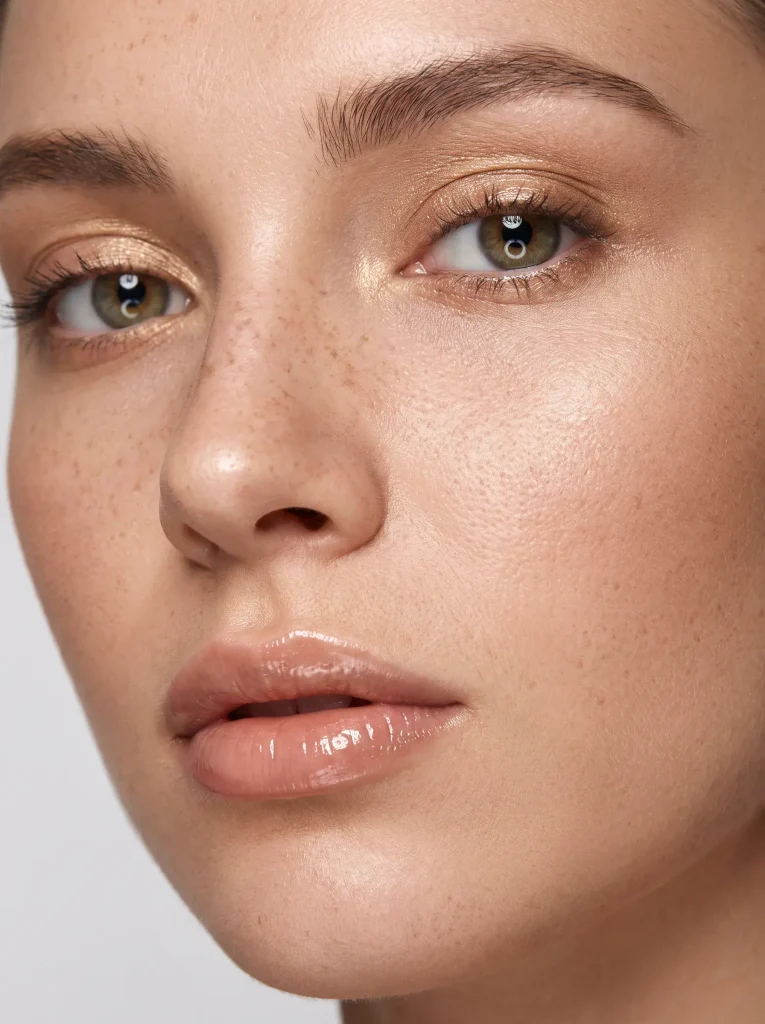 A close-up portrait highlighting detailed beauty makeup, generated by Fashion Diffusion.