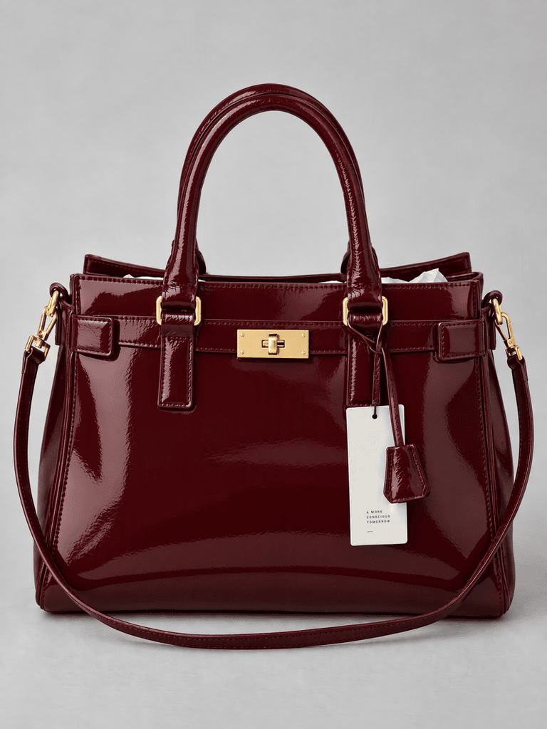 Preview the bag in a new colorway using editing prompt 3.